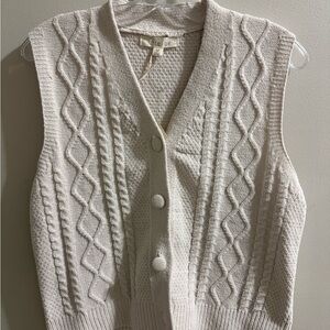Chic Beige V-Neck Sweater Vest